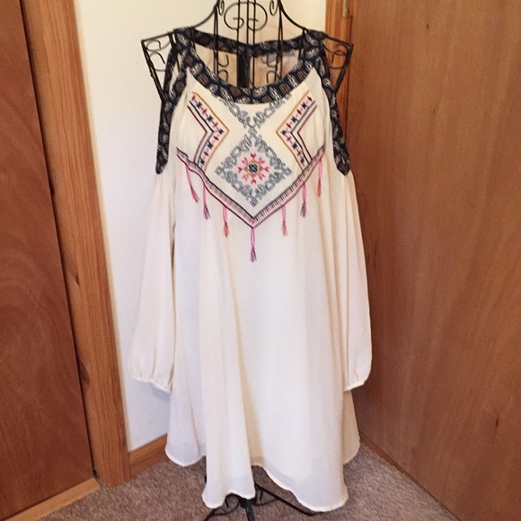 Flying Tomato Dresses & Skirts - NWT Flying Tomato Dress 👗